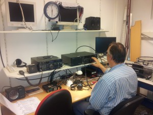 De eerste QSO's vanuit de nieuwe shack