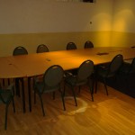 Vergadertafel in vergader/cursus ruimte