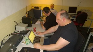 Mischa PA1OKZ en Remco PE1PIP tijdens de inmeldronde van PI4AA