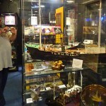 05_Zendschip (in Vitrine)